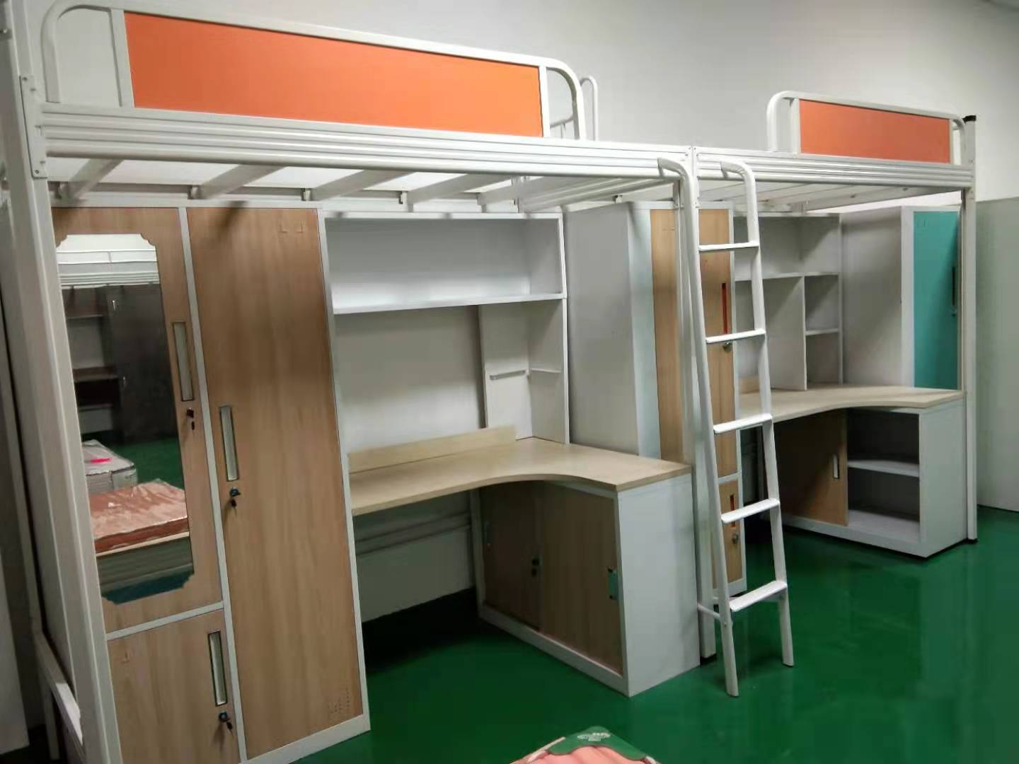 給孩子睡雙層鐵床時，需要考慮哪些事？